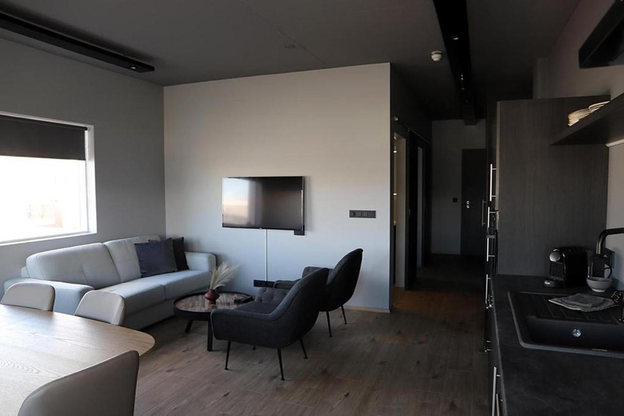 North Apartments Suites アークレイリ エクステリア 写真